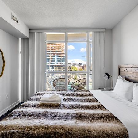 Family Oriented Downtown Toronto 2Bdrm Condo With Parking & Office Space Dış mekan fotoğraf