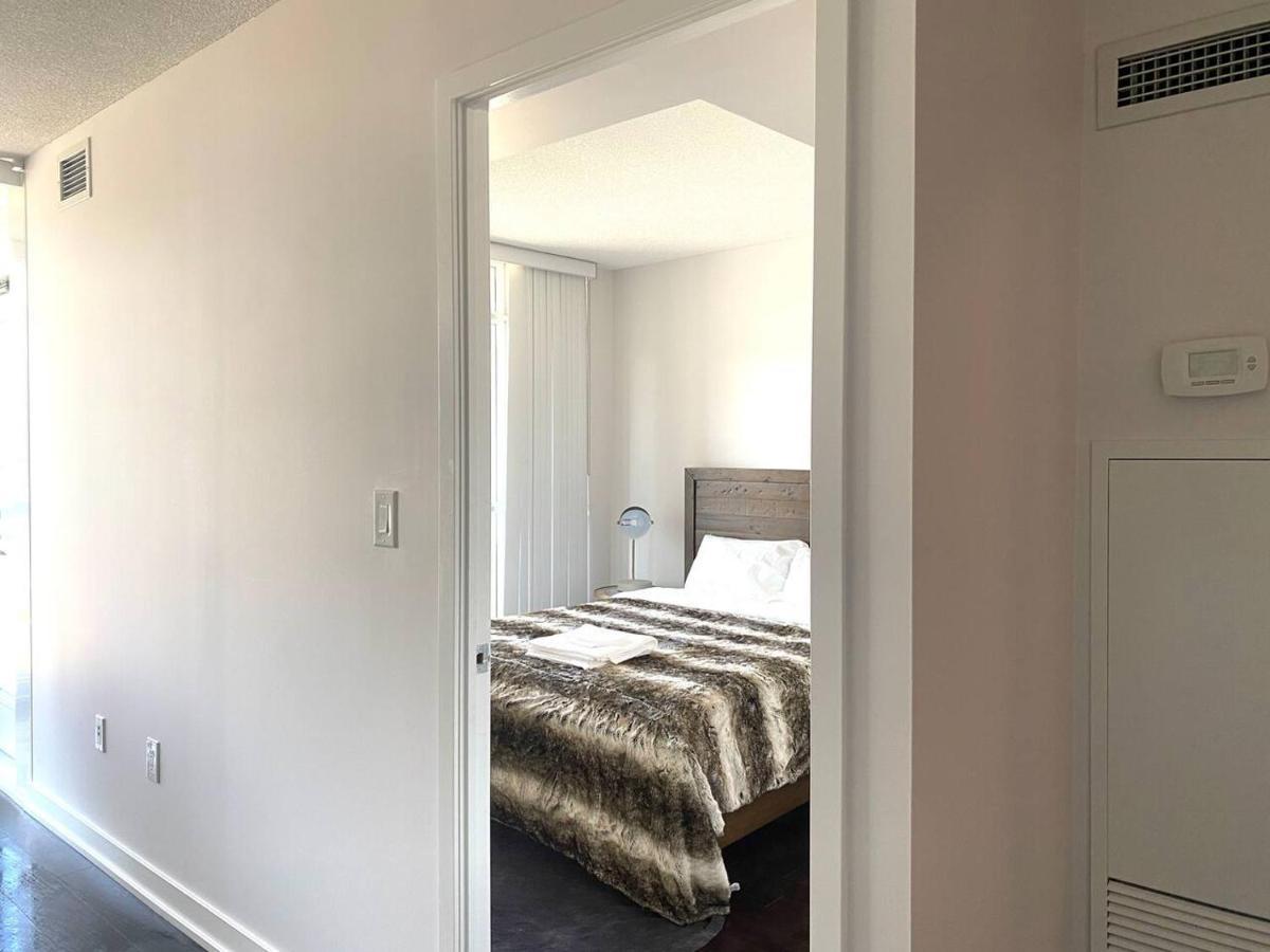 Family Oriented Downtown Toronto 2Bdrm Condo With Parking & Office Space Dış mekan fotoğraf