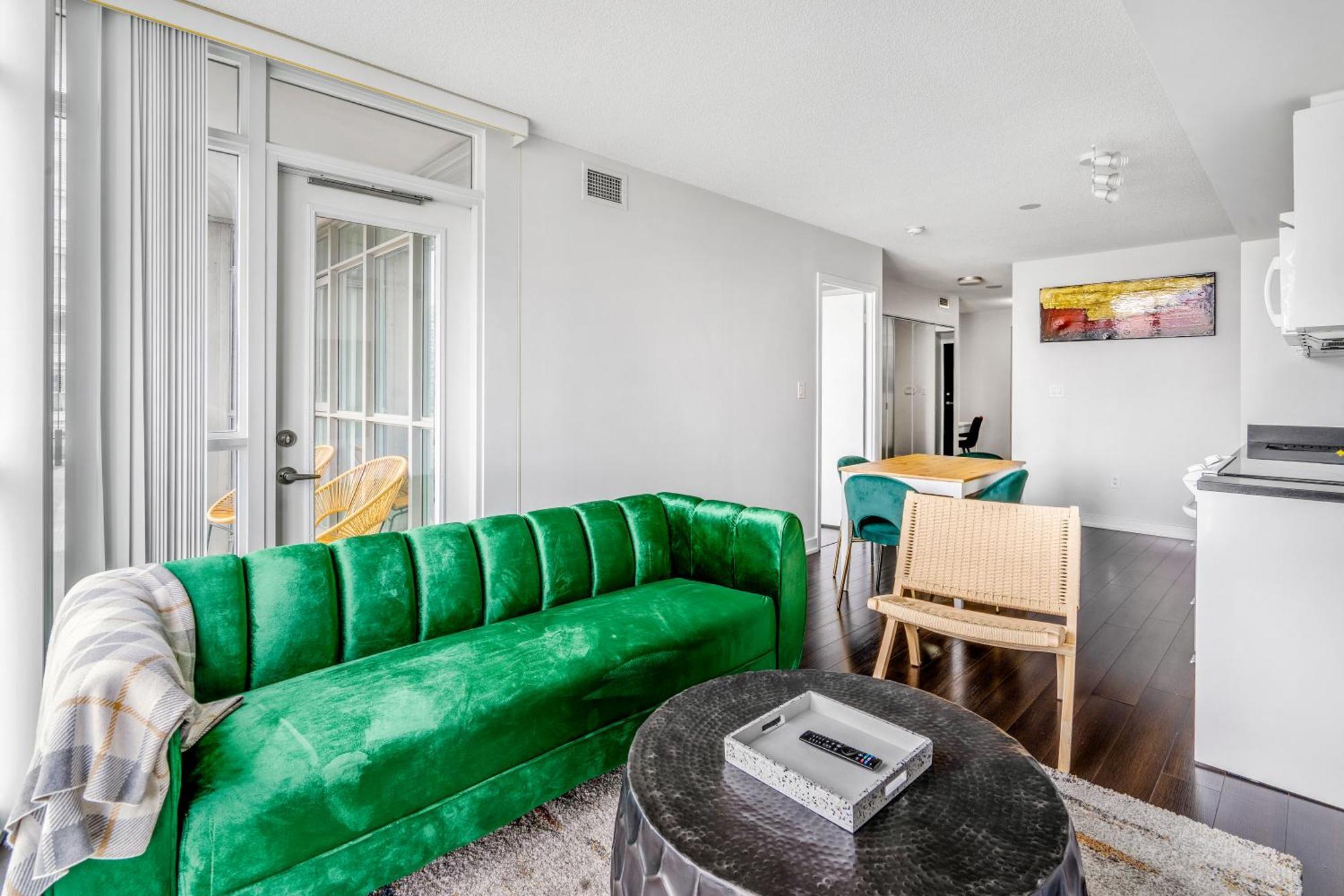 Family Oriented Downtown Toronto 2Bdrm Condo With Parking & Office Space Dış mekan fotoğraf